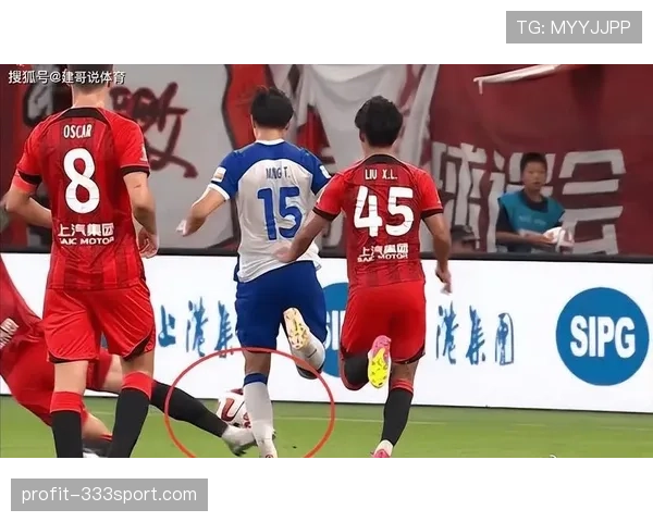 快速开球规则拆解:何时允许VS何时必须等待裁判哨声 快速开球规则拆解:何时允许VS何时必须等待裁判哨声