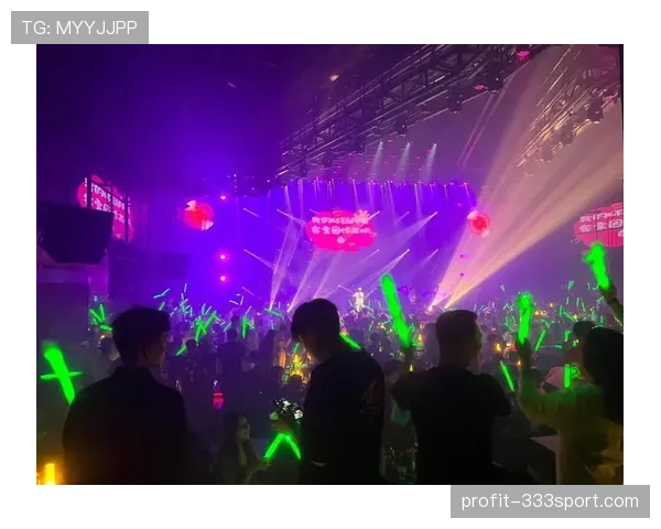 阿尔瓦雷斯训练完直接去夜店蹦迪?这体能也太离谱了吧 阿尔瓦雷斯训练完直接去夜店蹦迪?这体能也太离谱了吧